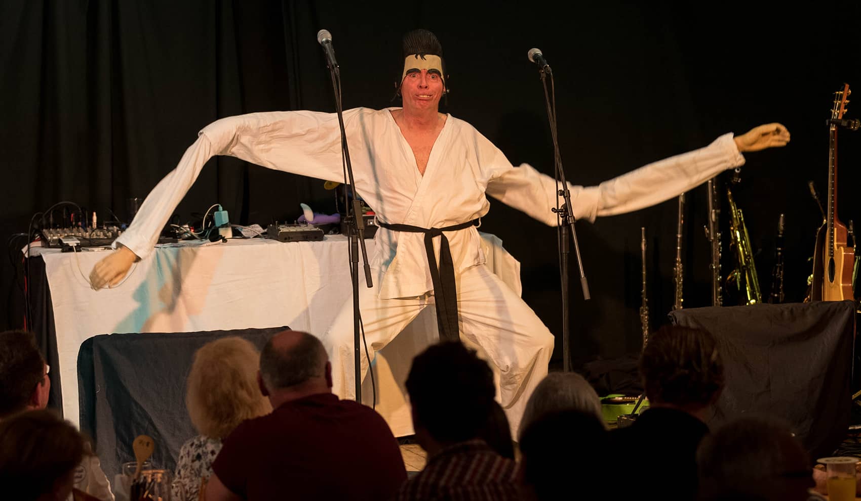 Extras - Comedy-Duo und Musik